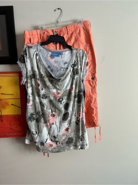 St. John's Bay Coral Cargo Capri Pants with free matching shirt